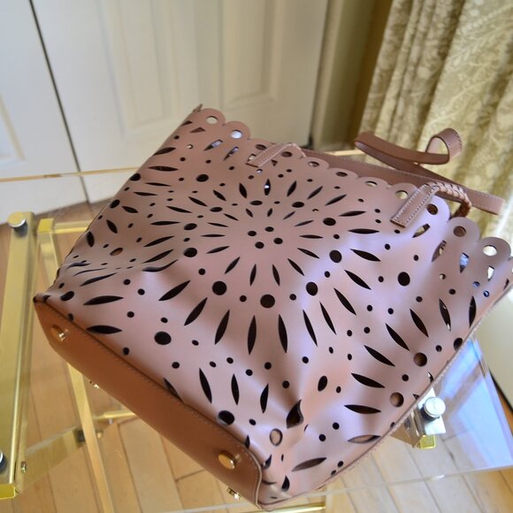 Chico's Chicos Laser Cut Neutral Leather Tote Bags Tan NWT - Picture 4 of 13